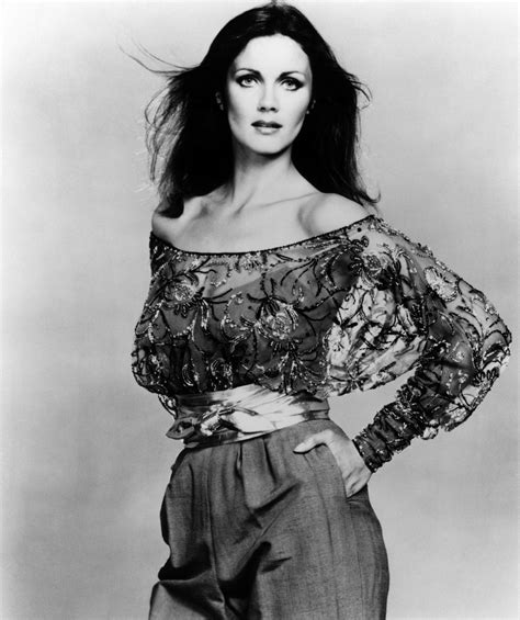 Lynda Carter: Gorgeous photos of the original Wonder。